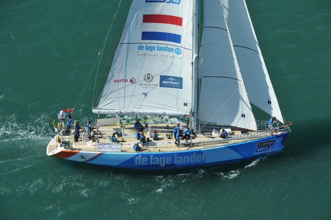 De Lage Landen races away from Cape Town, South Africa, at the start of Race 4 - Clipper 11-12 Round the World Yacht Race © Bruce Sutherland/onEdition